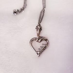 14 Karat Gold Diamond Heart Pendant Necklace